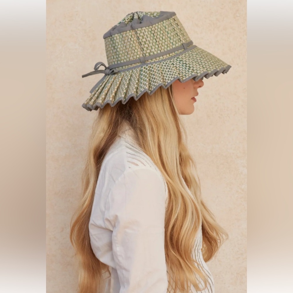 Lorna Murray hat